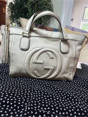 Gucci Cream Leather Soho Tote with Tassel